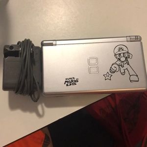 Nintendo DS Lite. Super Mario 64 Cover